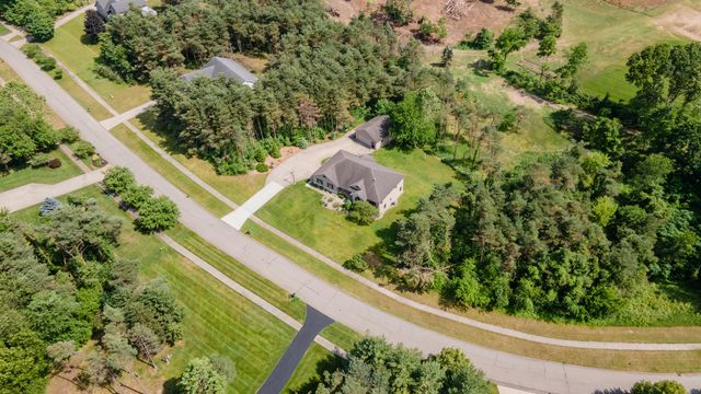 2124 Hilltop View Drive, Dorr, MI 49323
