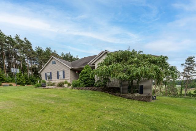 2124 Hilltop View Drive, Dorr, MI 49323