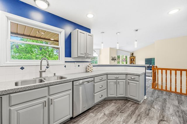 2124 Hilltop View Drive, Dorr, MI 49323