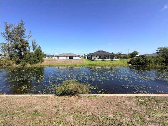 823 Gleason PKWY 2, Cape Coral, FL 33914