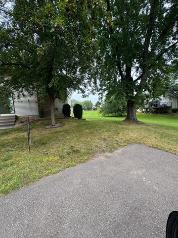 9372 Kingsview Lane N, Maple Grove, MN 55369