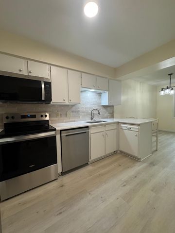 9372 Kingsview Lane N, Maple Grove, MN 55369