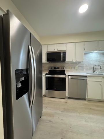 9372 Kingsview Lane N, Maple Grove, MN 55369