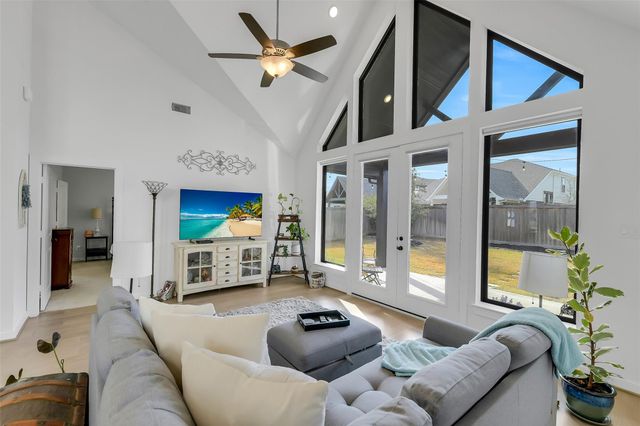 15331 Algunas Plumas Street, Cypress, TX 77433