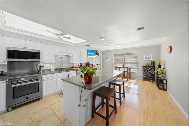 4013 SE 20th PL # 401, Cape Coral, FL 33904