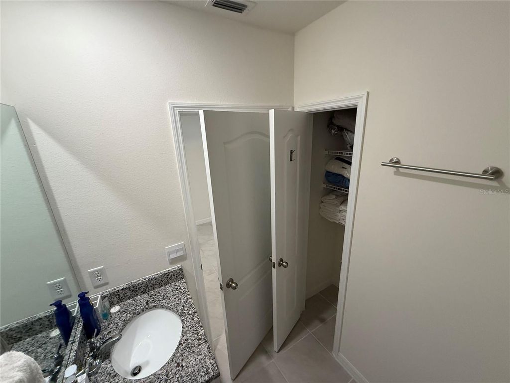 Image 11 of property listing at 1431 PRINCESS TREE COURT, Haines City, FL 33844