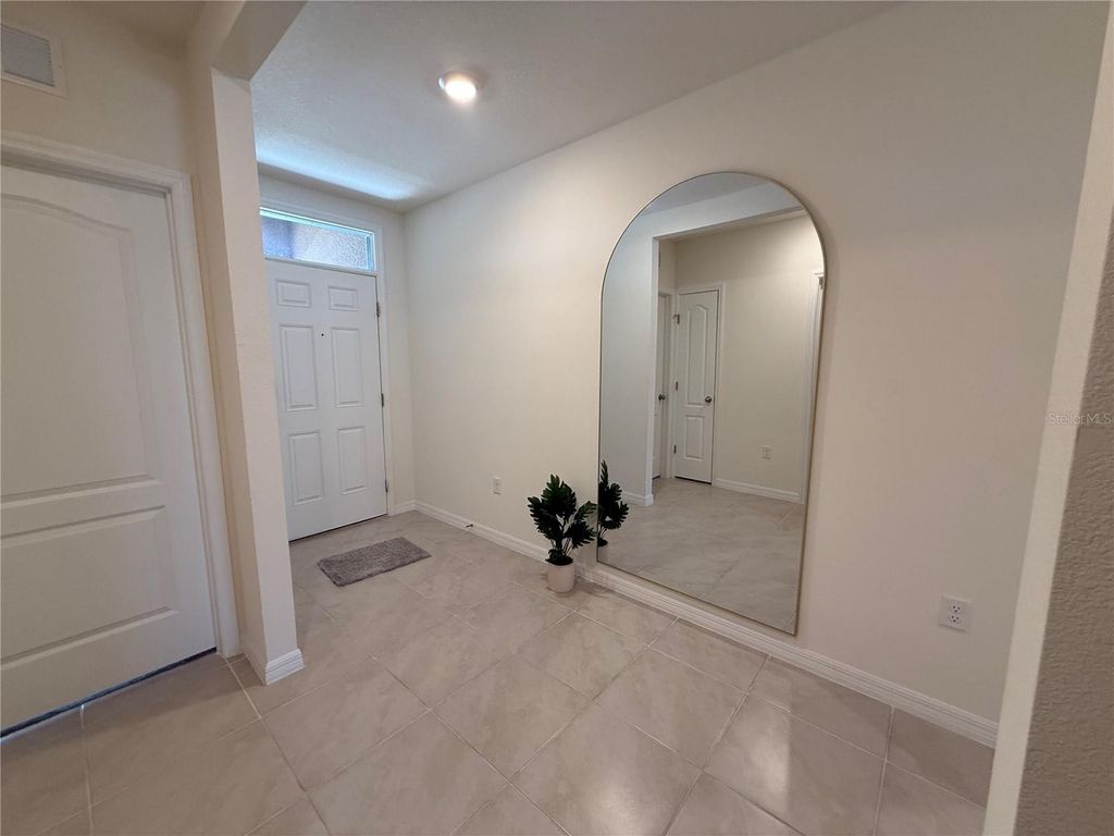 Image 13 of property listing at 1431 PRINCESS TREE COURT, Haines City, FL 33844