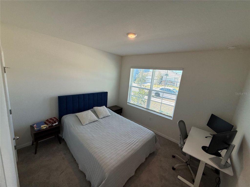 Image 3 of property listing at 1431 PRINCESS TREE COURT, Haines City, FL 33844