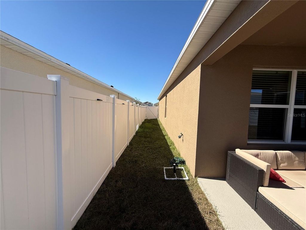 Image 39 of property listing at 1431 PRINCESS TREE COURT, Haines City, FL 33844