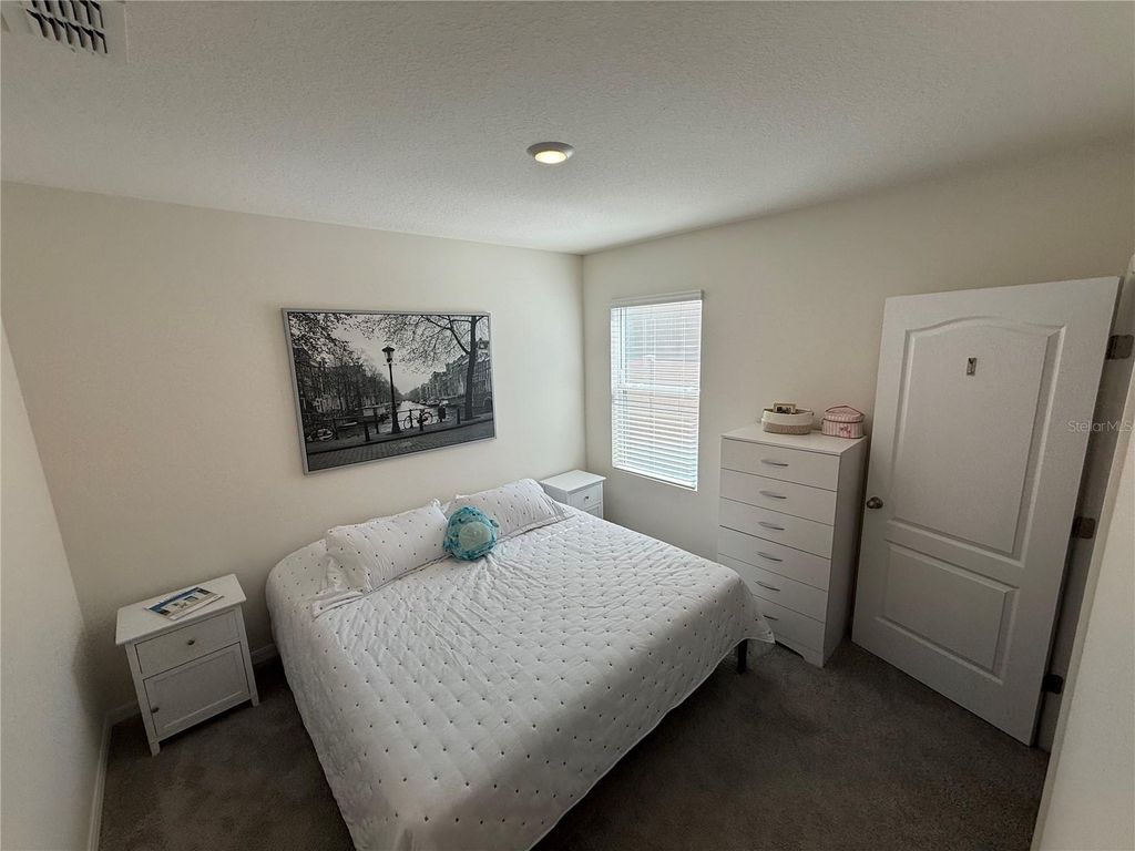 Image 7 of property listing at 1431 PRINCESS TREE COURT, Haines City, FL 33844