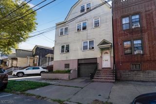98 W 49Th St, Bayonne City, NJ 07002