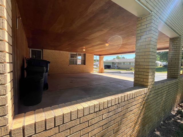 275 S third Street, Mammoth Spring, MO 72554