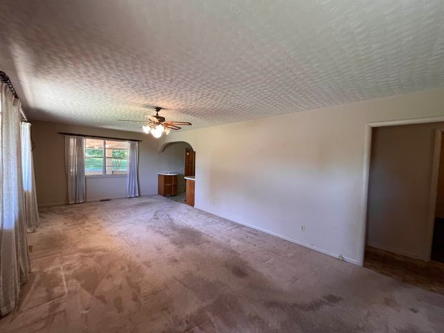 275 S third Street, Mammoth Spring, MO 72554