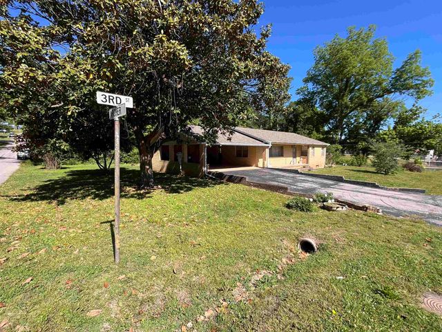 275 S third Street, Mammoth Spring, MO 72554