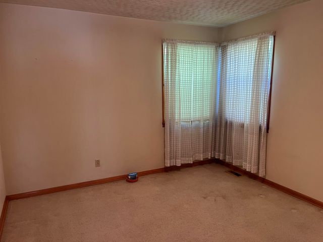 275 S third Street, Mammoth Spring, MO 72554
