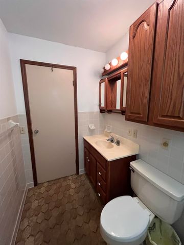 275 S third Street, Mammoth Spring, MO 72554