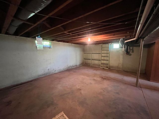 275 S third Street, Mammoth Spring, MO 72554