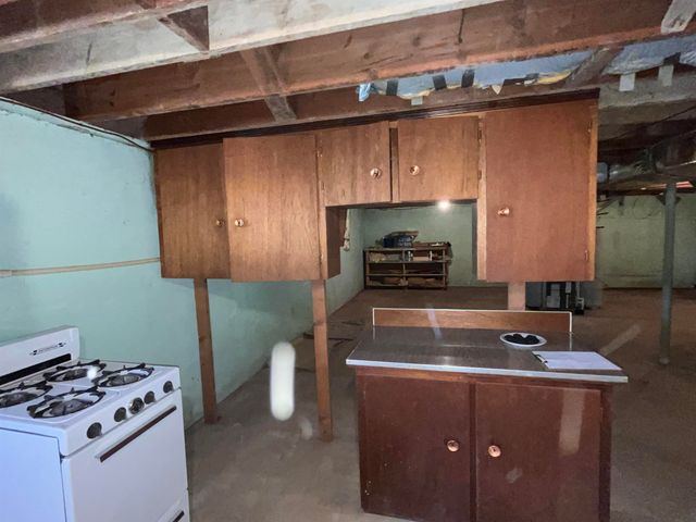 275 S third Street, Mammoth Spring, MO 72554
