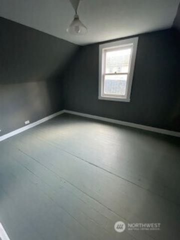 6221 S 129th Street, Seattle, WA 98178