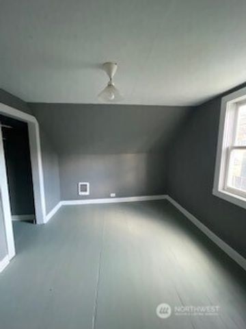 6221 S 129th Street, Seattle, WA 98178