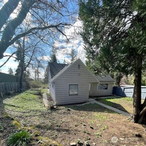 6221 S 129th Street, Seattle, WA 98178