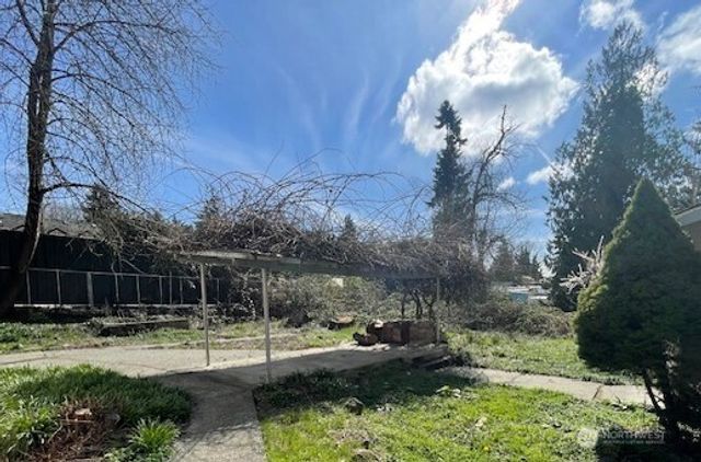 6221 S 129th Street, Seattle, WA 98178