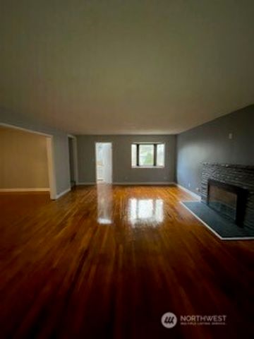 6221 S 129th Street, Seattle, WA 98178