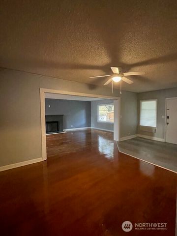 6221 S 129th Street, Seattle, WA 98178