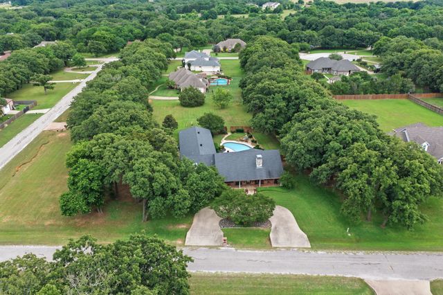 7512 Woodland Drive, Alvarado, TX 76009