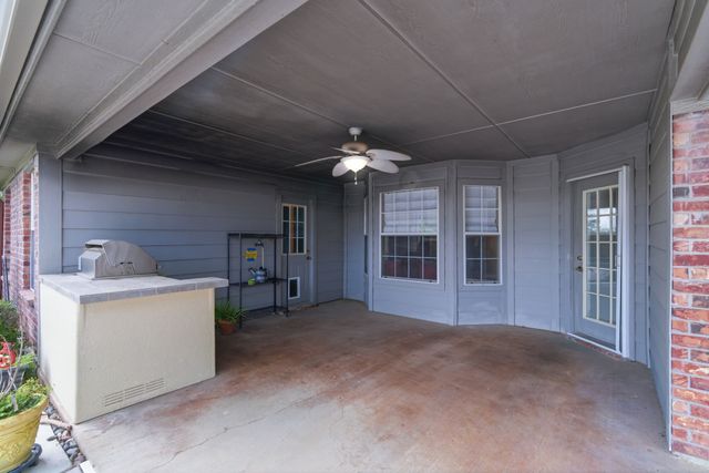 7512 Woodland Drive, Alvarado, TX 76009