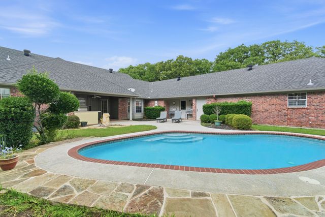 7512 Woodland Drive, Alvarado, TX 76009