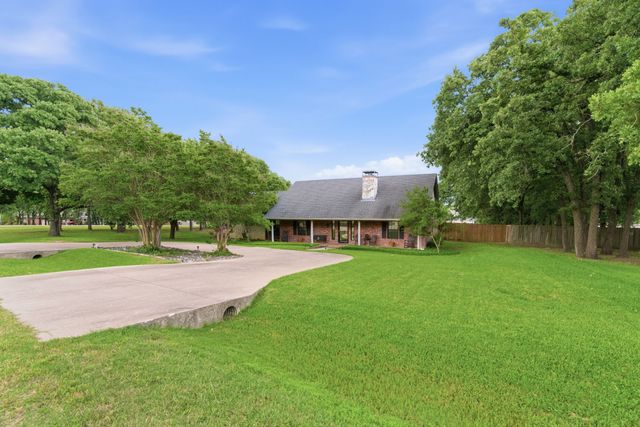 7512 Woodland Drive, Alvarado, TX 76009