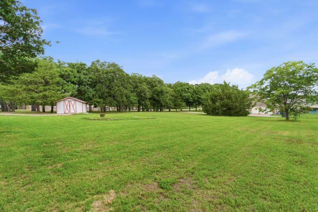 7512 Woodland Drive, Alvarado, TX 76009