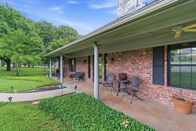 7512 Woodland Drive, Alvarado, TX 76009