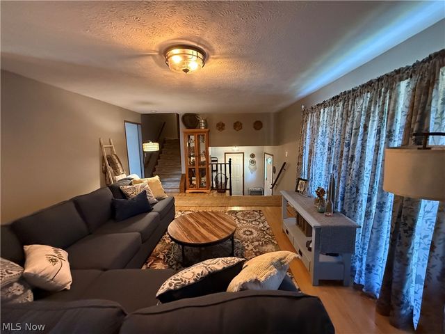 13981 Indian Creek Drive, Middleburg Heights, OH 44130
