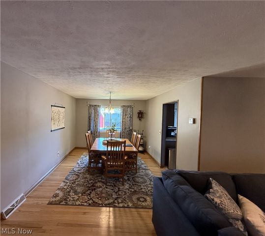 13981 Indian Creek Drive, Middleburg Heights, OH 44130
