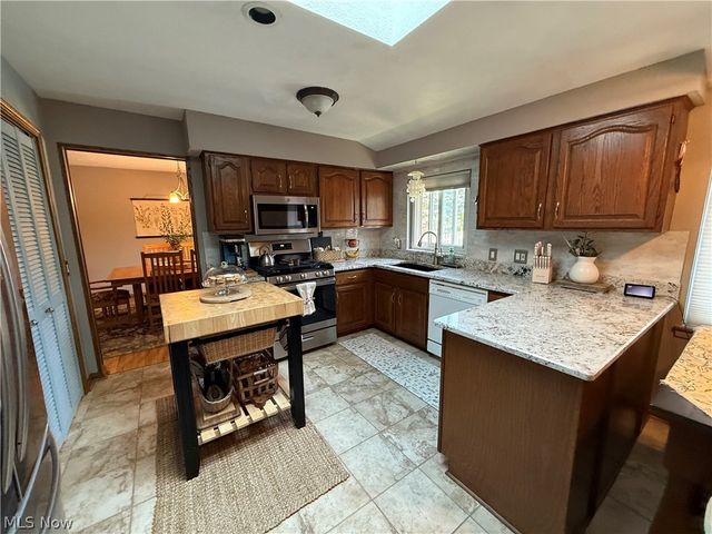 13981 Indian Creek Drive, Middleburg Heights, OH 44130