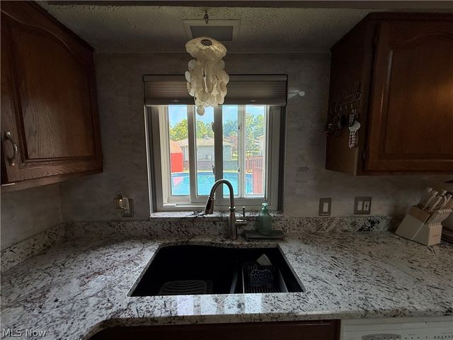 13981 Indian Creek Drive, Middleburg Heights, OH 44130