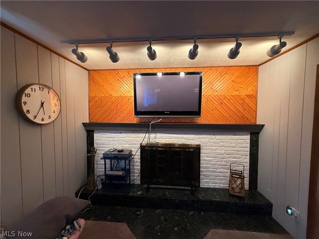 13981 Indian Creek Drive, Middleburg Heights, OH 44130