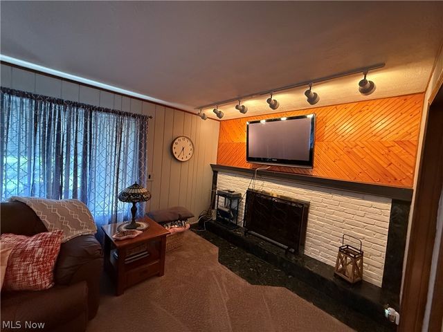 13981 Indian Creek Drive, Middleburg Heights, OH 44130