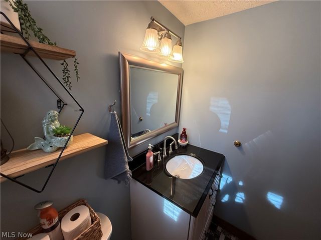 13981 Indian Creek Drive, Middleburg Heights, OH 44130