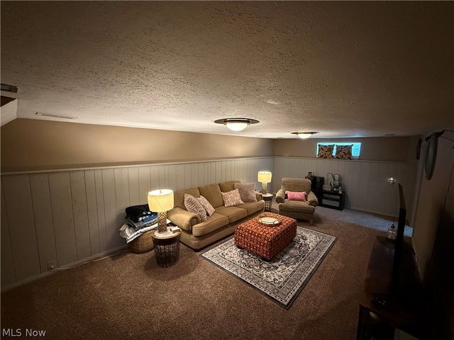 13981 Indian Creek Drive, Middleburg Heights, OH 44130