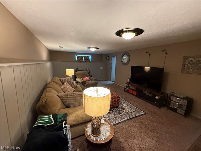 13981 Indian Creek Drive, Middleburg Heights, OH 44130