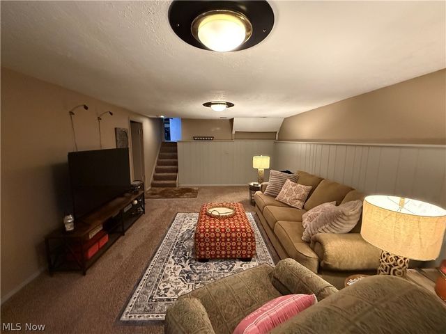 13981 Indian Creek Drive, Middleburg Heights, OH 44130