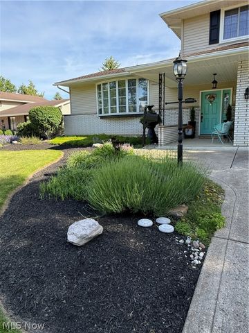 13981 Indian Creek Drive, Middleburg Heights, OH 44130