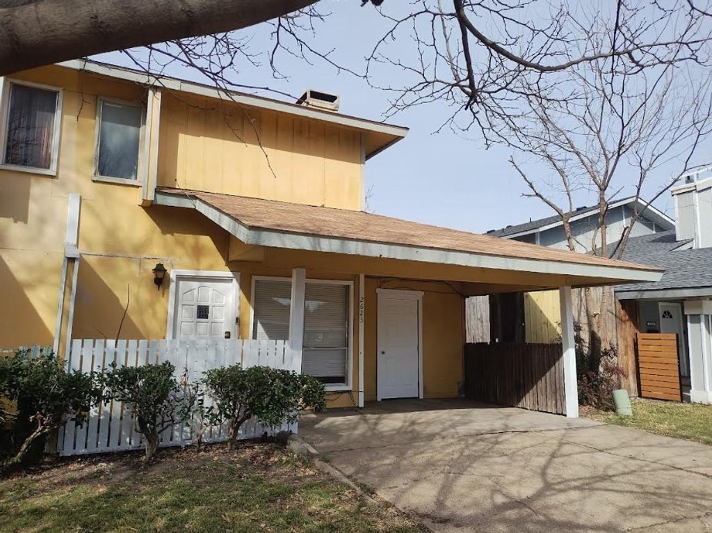 2623 NINA Circle, Grand Prairie, TX 75052