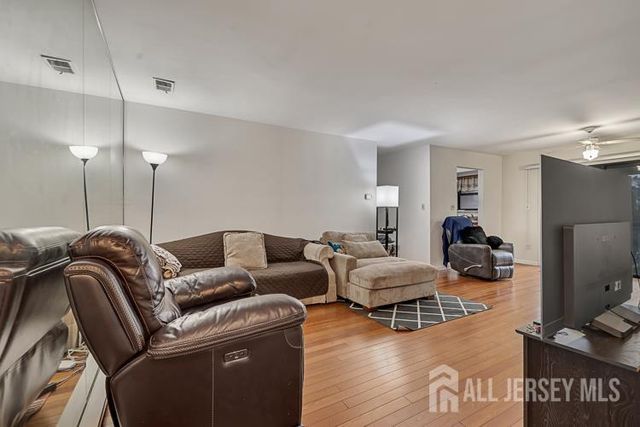 111-F Beverly Hill Terrace, Woodbridge Proper, NJ 07095