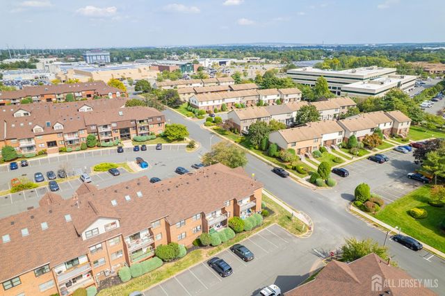 111-F Beverly Hill Terrace, Woodbridge Proper, NJ 07095