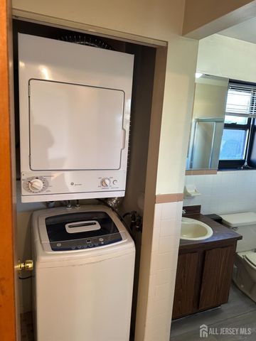 111-F Beverly Hill Terrace, Woodbridge Proper, NJ 07095