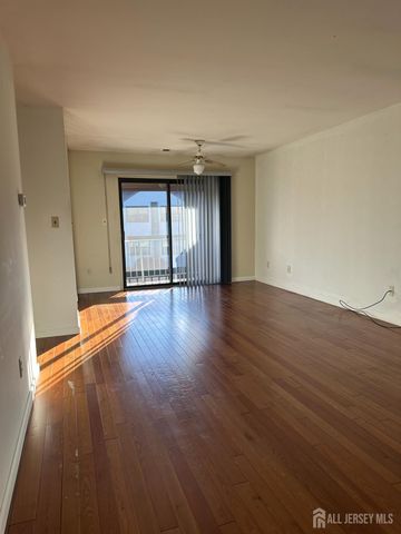 111-F Beverly Hill Terrace, Woodbridge Proper, NJ 07095